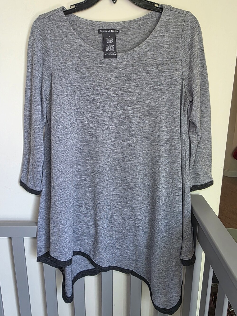 Chelsea & Theodore Heather Gray Scoop Neck Tunic with Handkerchief Hem Size S